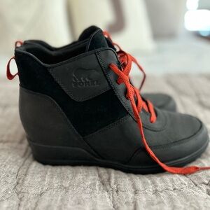 Sorel Women’s Evie Sport Lace-up Booties (size 8)